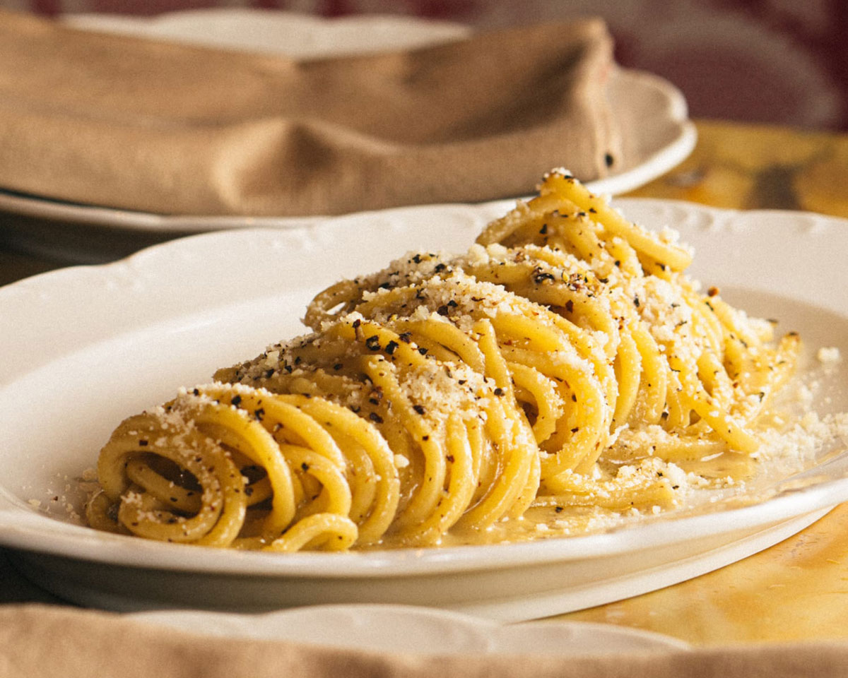 Tonnarelli Cacio e Pepe – Römische Pasta mit Pfeffer & Käse