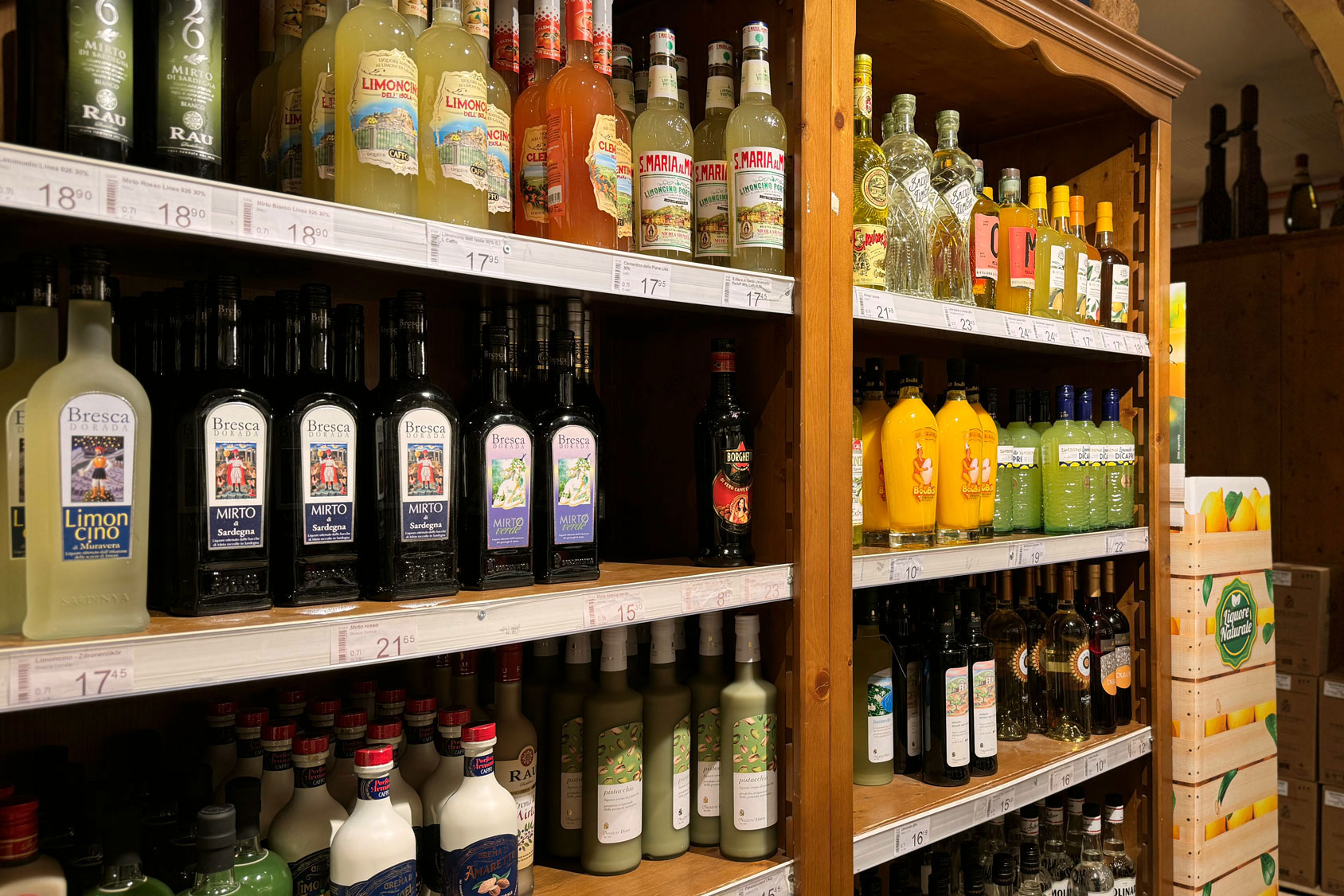 Auswahl an original italienischen Likören wie Limoncello, Mirto und Pistazienlikör – italienische Lebensmittel online kaufen bei Centro Italia