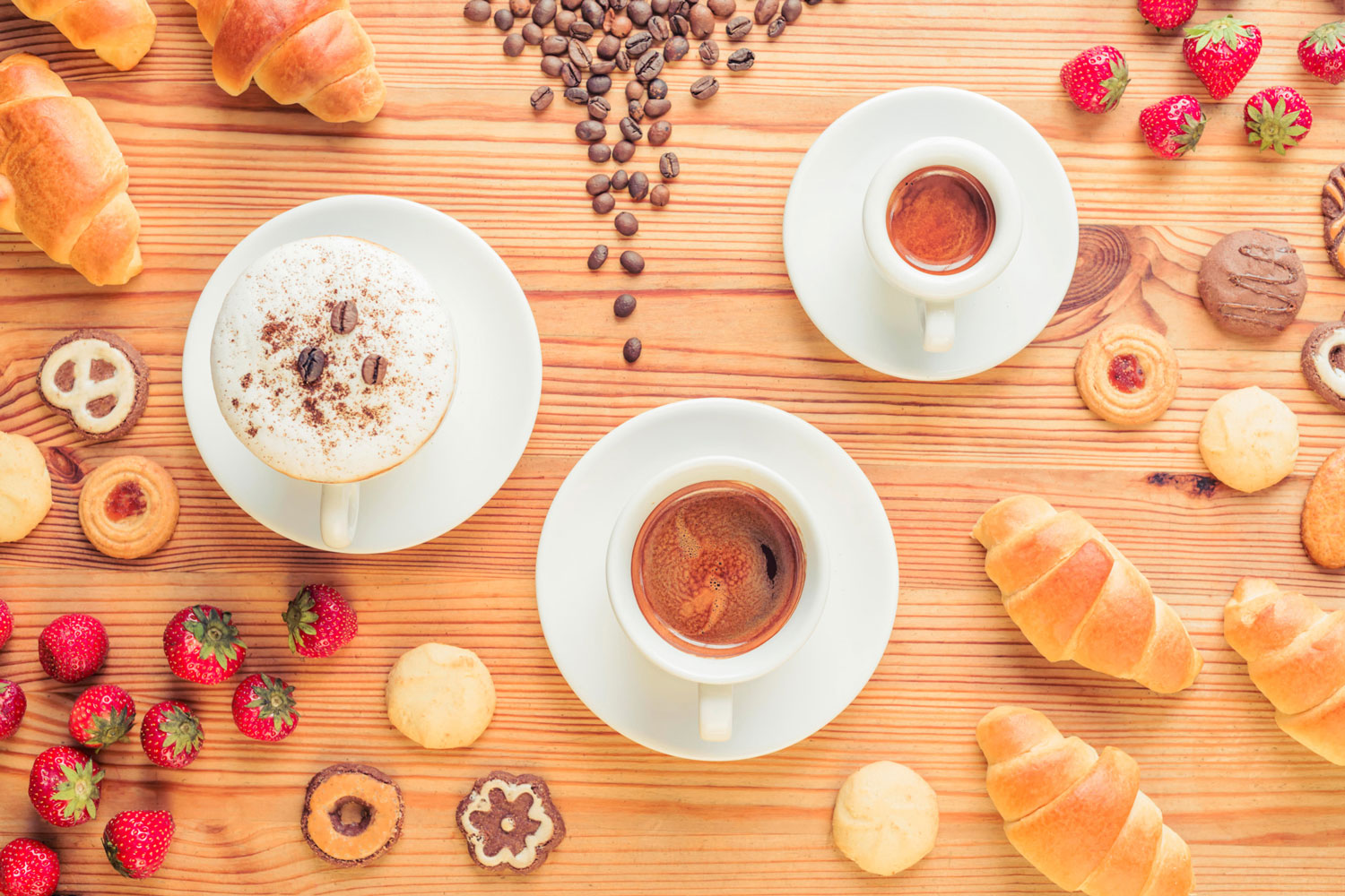 Italienische Frühstückskultur mit Espresso, Cappuccino und Gebäck – Genuss aus Italien